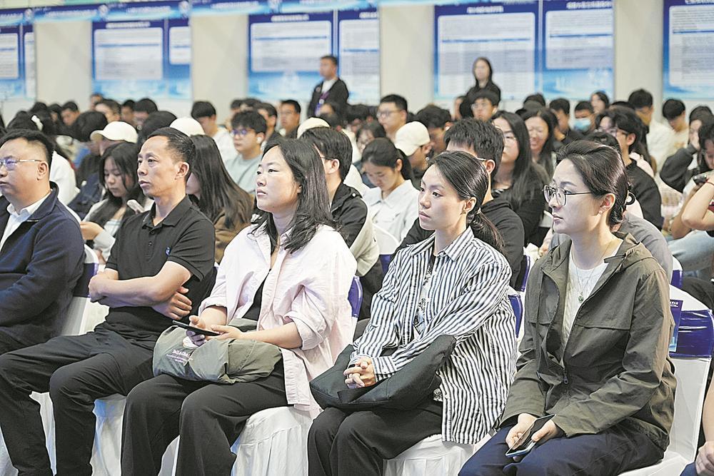 “人才礼遇”送达校园 西安学子青睐成都县市新城——“成都的岗位刚好契合我的职业规划”