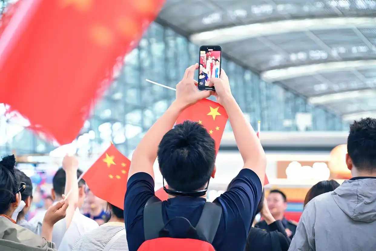 国庆假期成都民航口岸运行平稳 国际班列开行量增13.1%