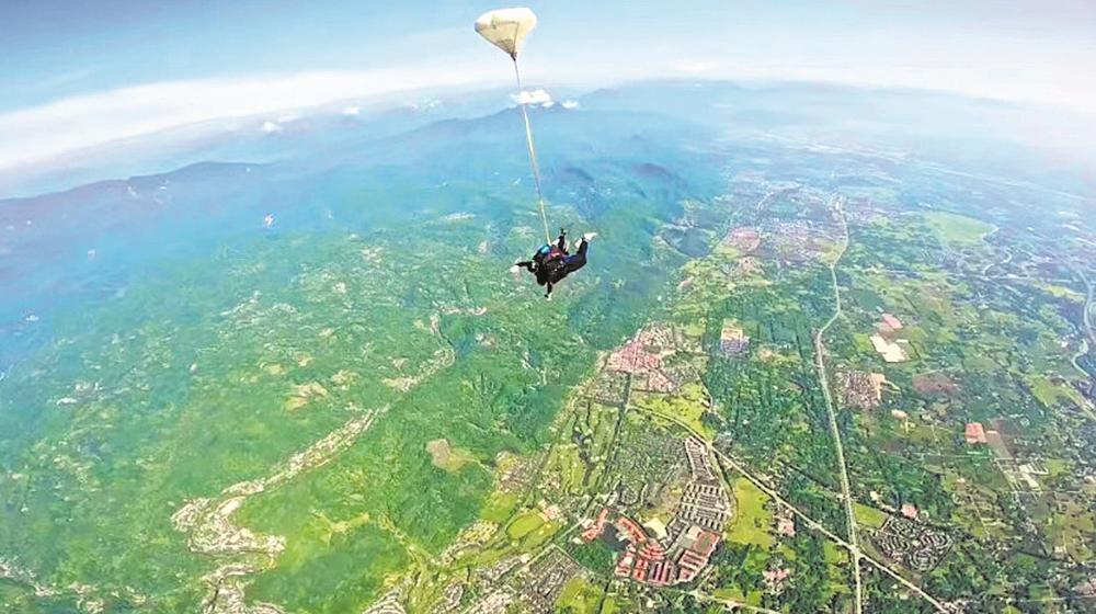 “海陆空”新场景集中亮相 成都“五一”假期精彩纷呈