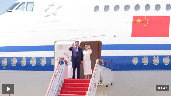 习近平抵达平壤开始对朝鲜进行国事访问