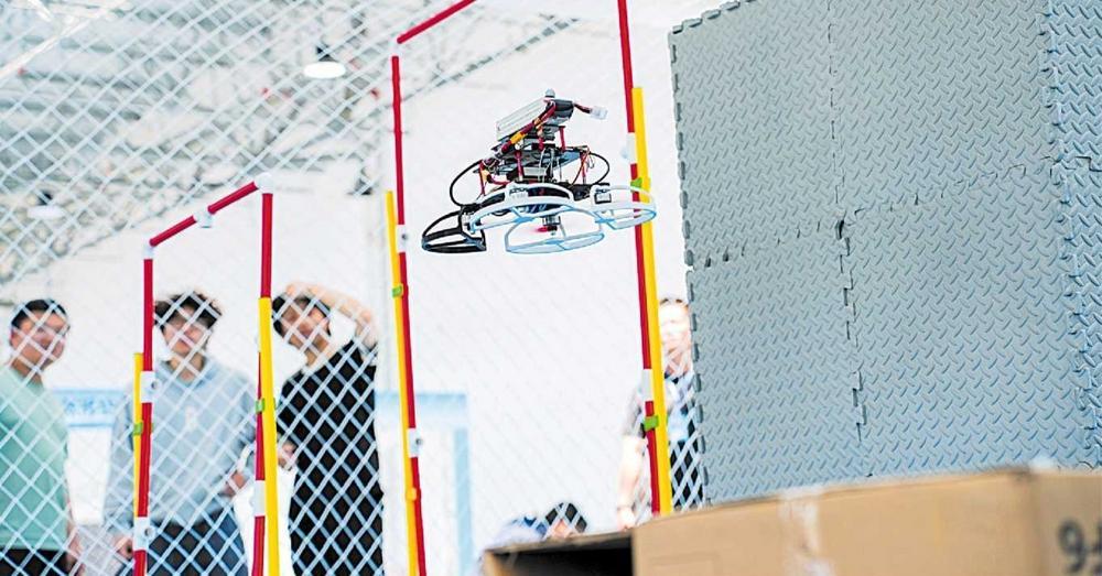 首届世界无人机运动会低空智控赛项举行 340余支无人机队伍空中“斗智”