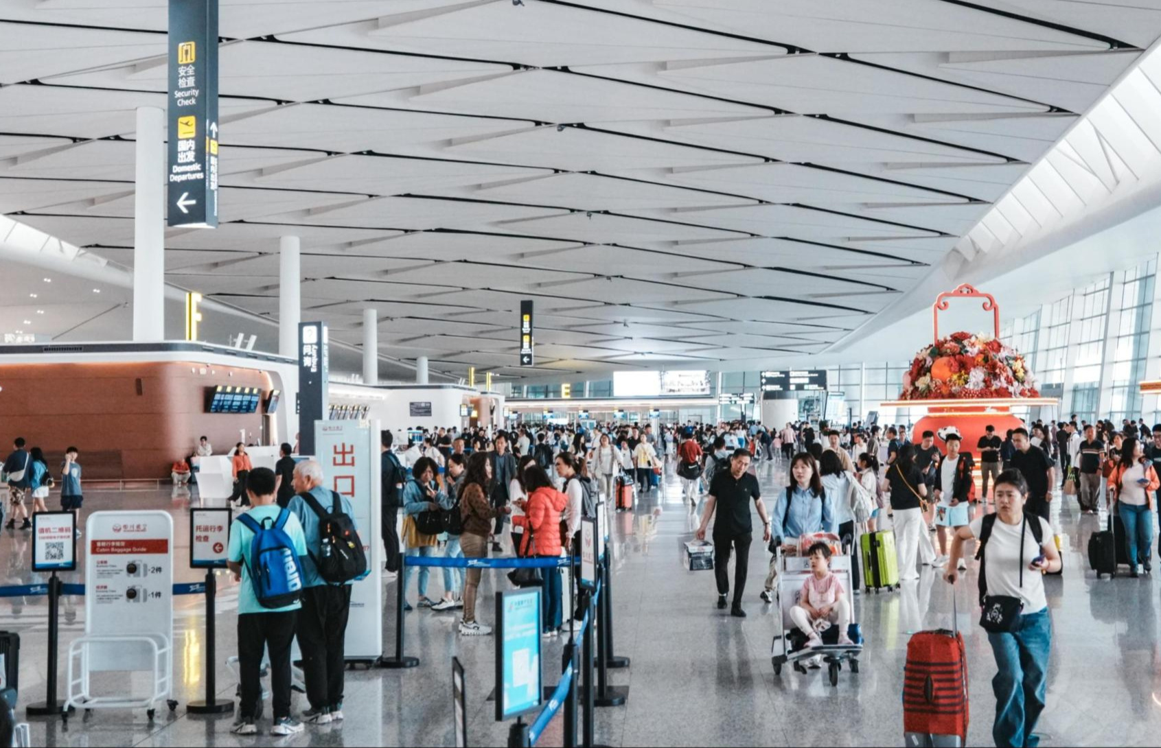 再创历史新高！成都航空枢纽2026年暑运运送旅客1805.2万人次 