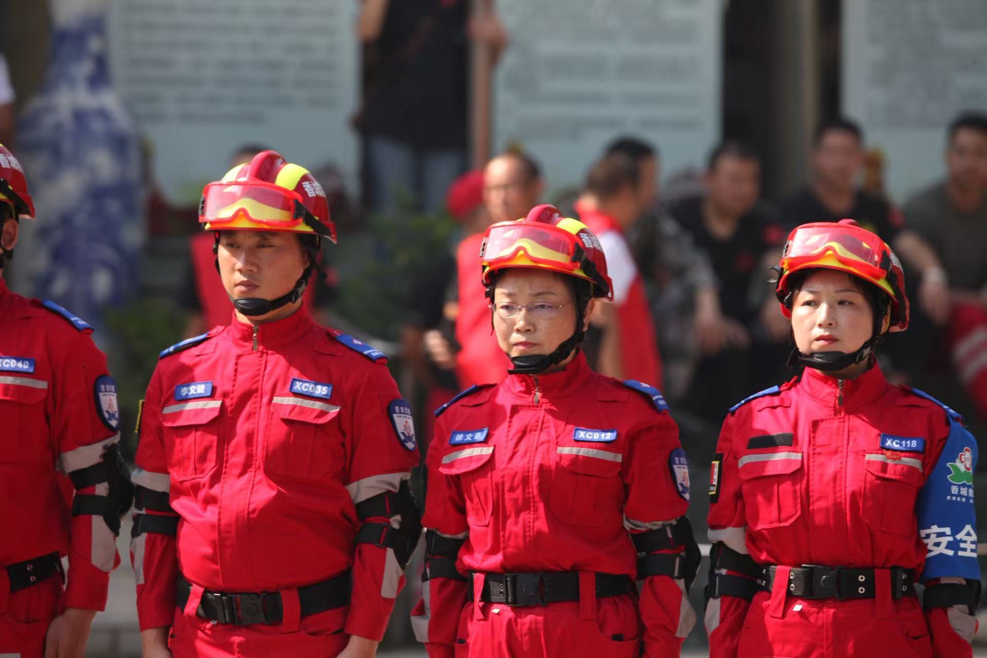从“独自救”到“教人救” 60后急救教官徐文春的9年“生命课堂”