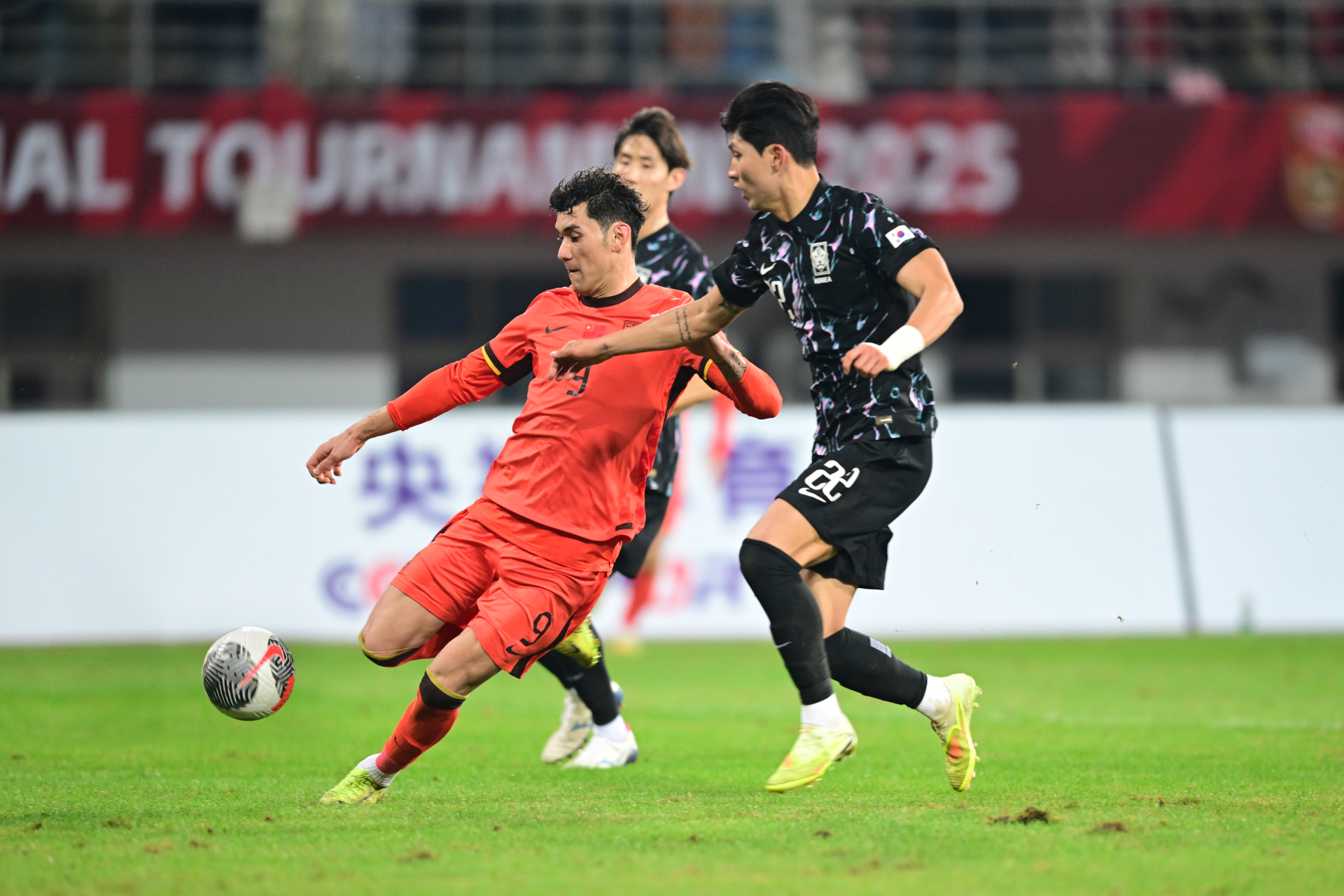 万名球迷现场见证 中国U22男足2-0完胜韩国U22